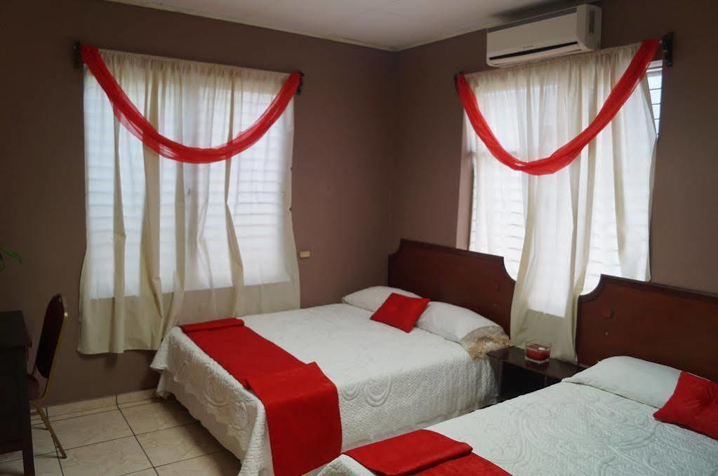 سان بيدرو سولا Micro Hotel Rio De Piedras المظهر الخارجي الصورة
